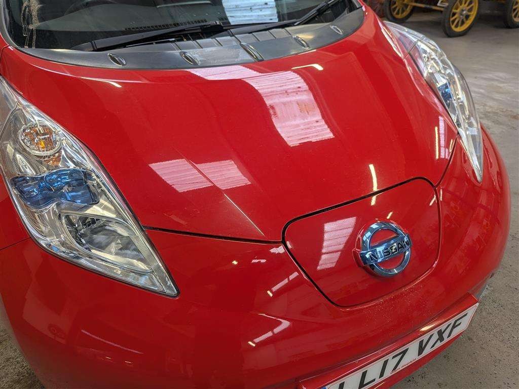 <p>2017 NISSAN LEAF TEKNA 24KWH</p>