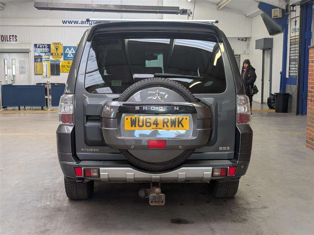 <p>2014 MITSUBISHI SHOGUN SG3 DI-D LWB AUTO</p>