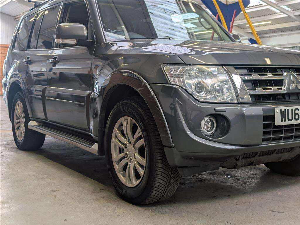 <p>2014 MITSUBISHI SHOGUN SG3 DI-D LWB AUTO</p>