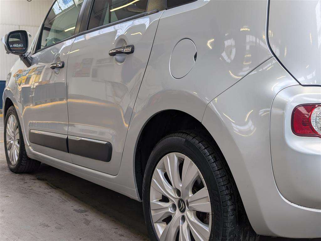 <p>2015 CITROEN C3 PICASSO EXCLUSIVE S-A</p>