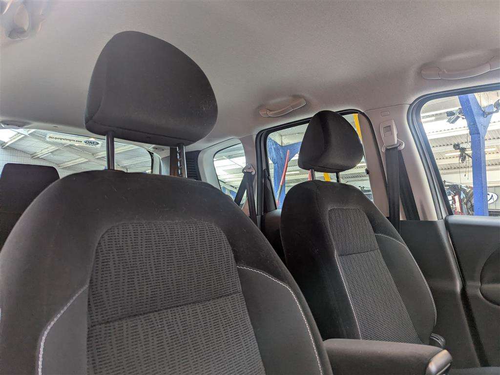 <p>2015 CITROEN C3 PICASSO EXCLUSIVE S-A</p>