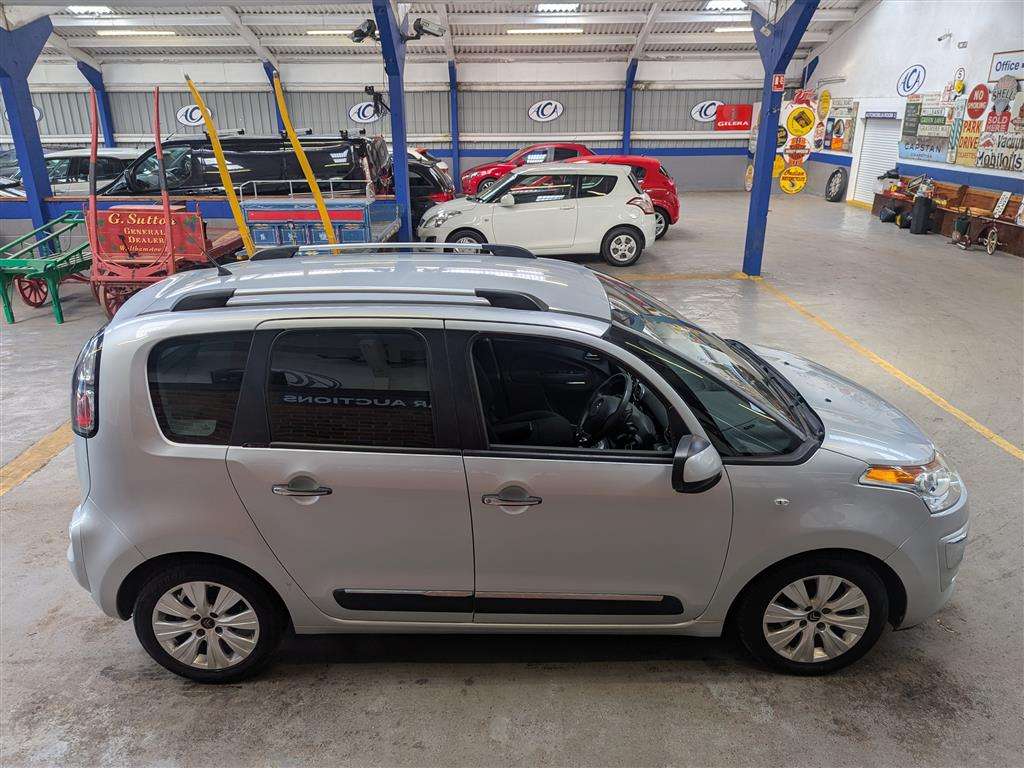 <p>2015 CITROEN C3 PICASSO EXCLUSIVE S-A</p>