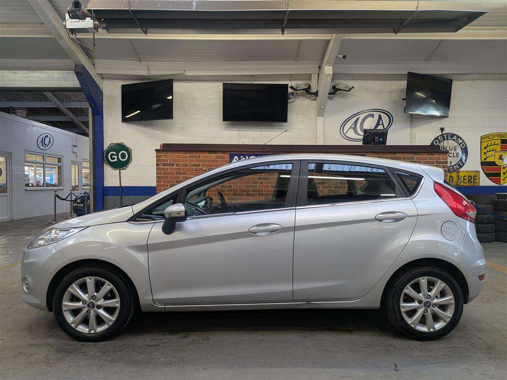 <p>2009 FORD FIESTA ZETEC 82</p>