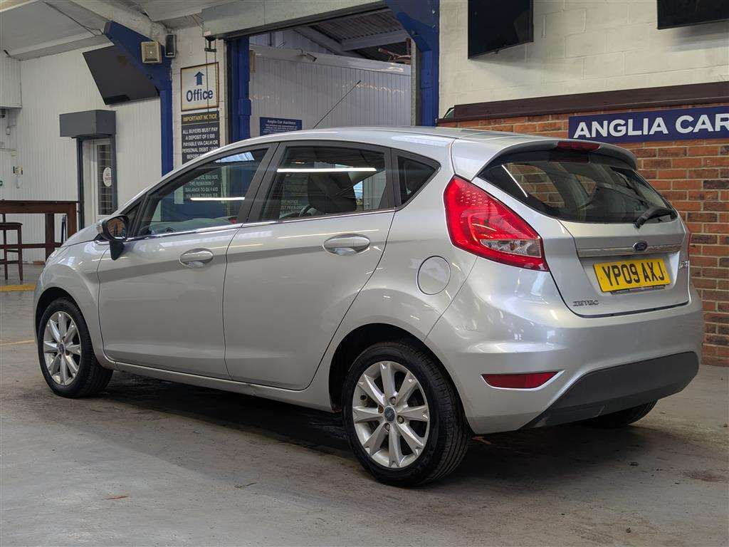 <p>2009 FORD FIESTA ZETEC 82</p>