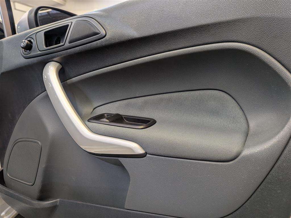 <p>2009 FORD FIESTA ZETEC 82</p>