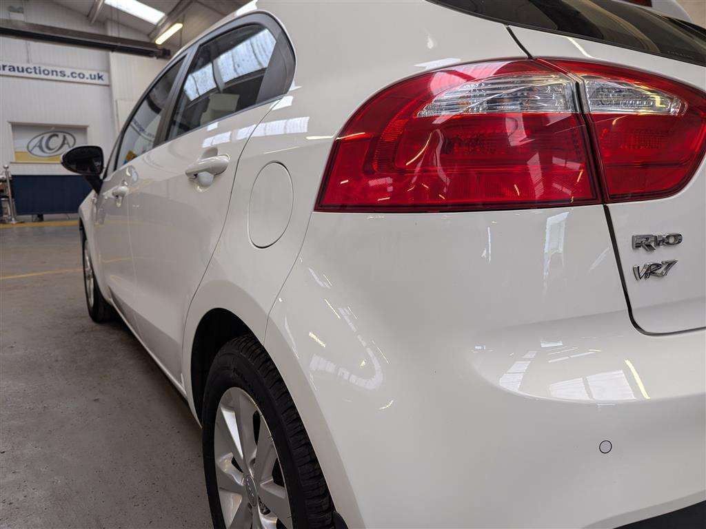 <p>2014 KIA RIO VR7</p>