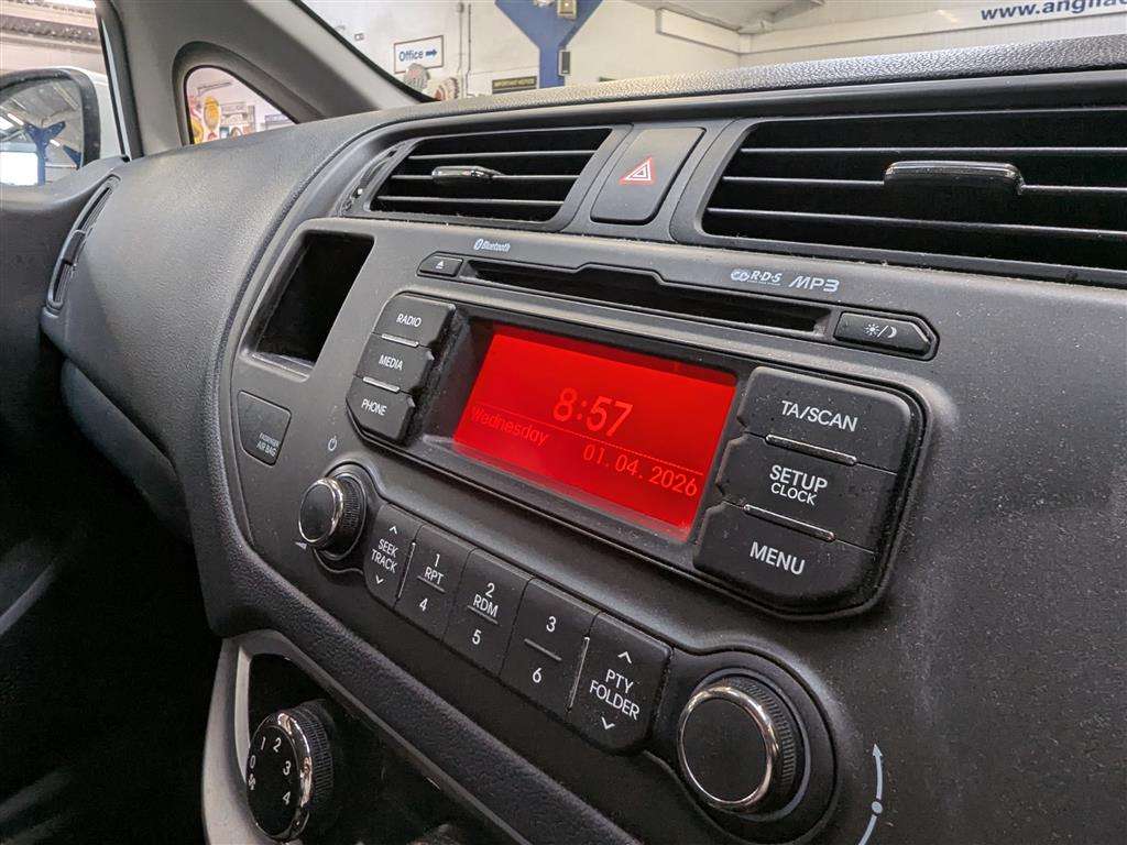 <p>2014 KIA RIO VR7</p>