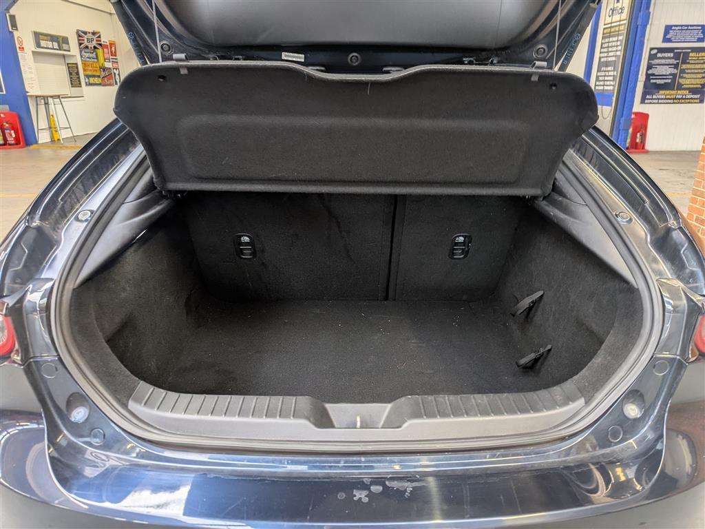 <p>2021 MAZDA 3 GT SPORT MHEV AUTO</p>