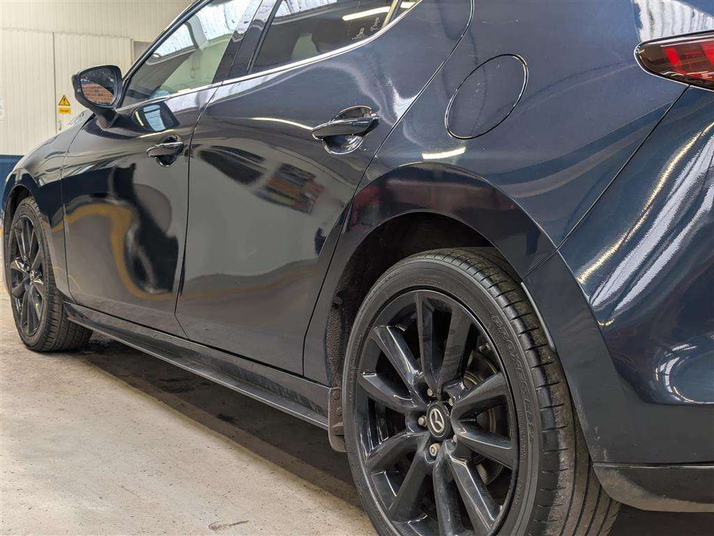 <p>2021 MAZDA 3 GT SPORT MHEV AUTO</p>