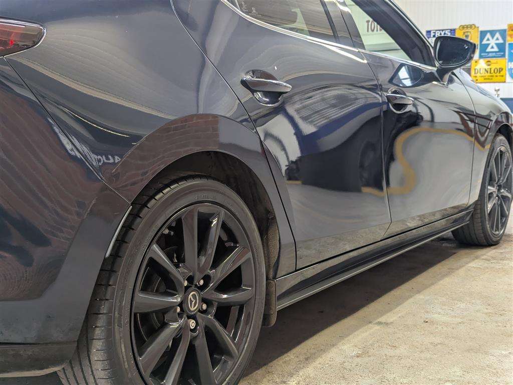 <p>2021 MAZDA 3 GT SPORT MHEV AUTO</p>