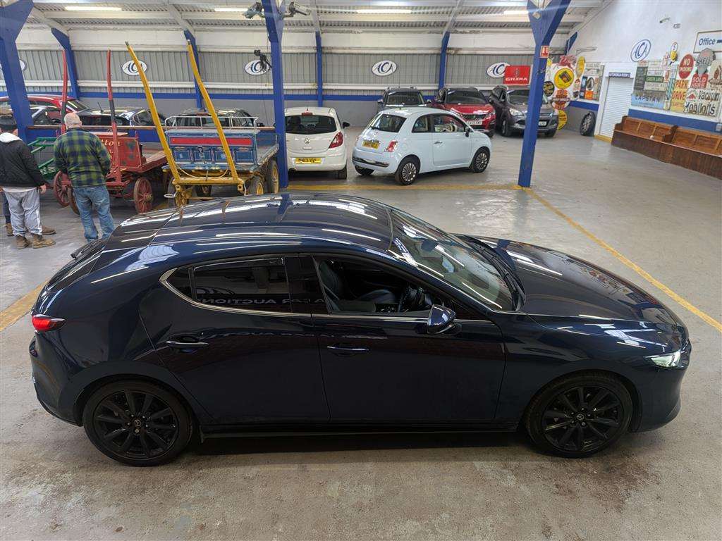 <p>2021 MAZDA 3 GT SPORT MHEV AUTO</p>