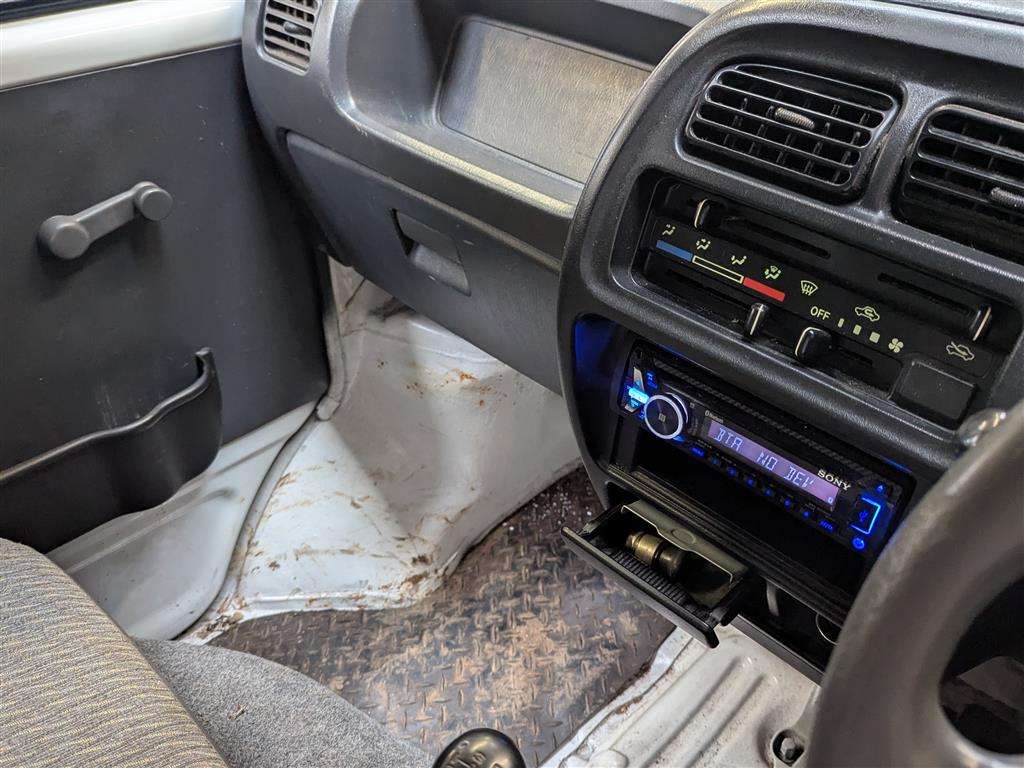 <p>2003 SUZUKI CARRY</p>