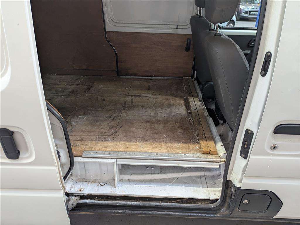 <p>2003 SUZUKI CARRY</p>