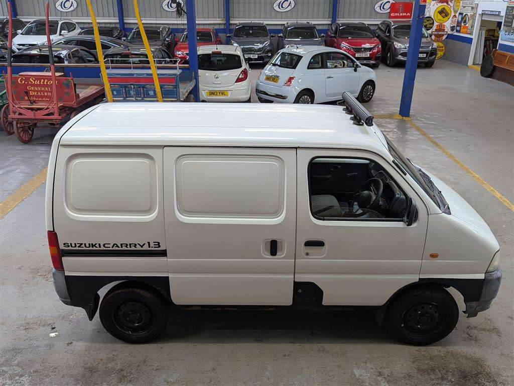<p>2003 SUZUKI CARRY</p>