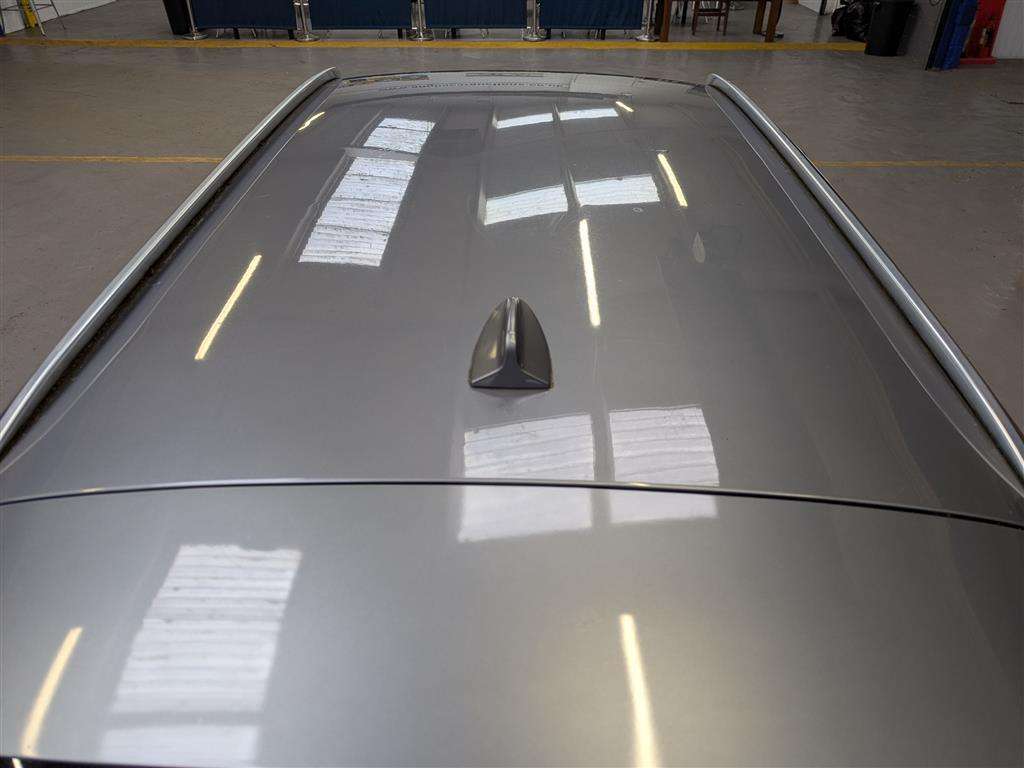 <p>2012 BMW 318D EXCLUSIVE EDITION</p>