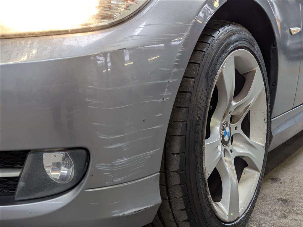 <p>2012 BMW 318D EXCLUSIVE EDITION</p>