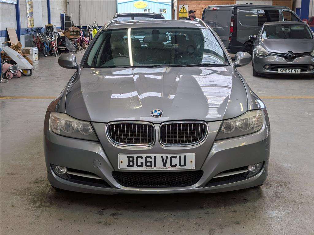 <p>2012 BMW 318D EXCLUSIVE EDITION</p>