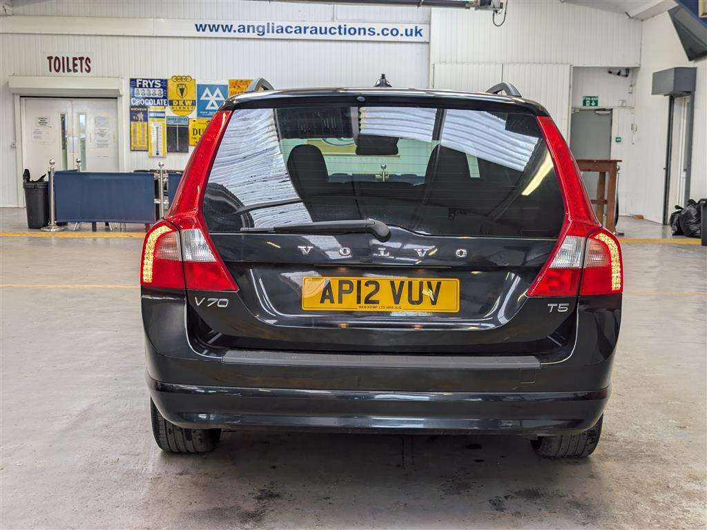 <p>2012 VOLVO V70 SE LUX T5 AUTO</p>