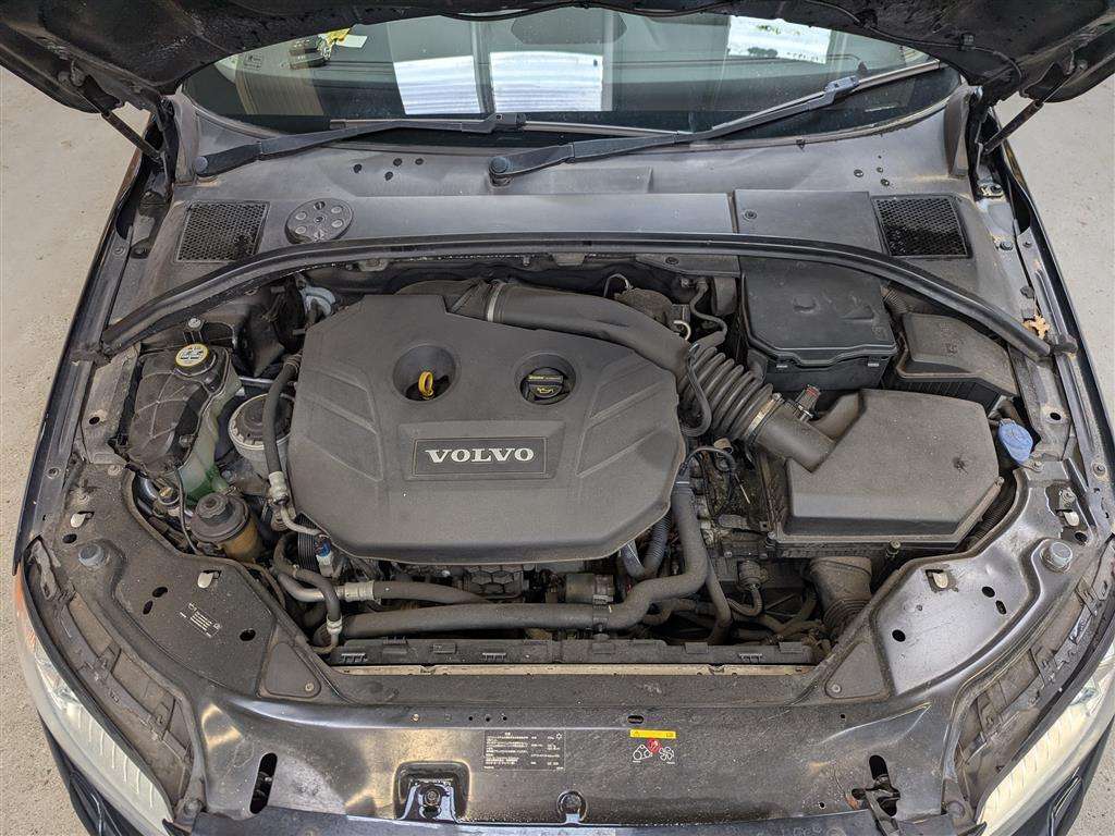 <p>2012 VOLVO V70 SE LUX T5 AUTO</p>