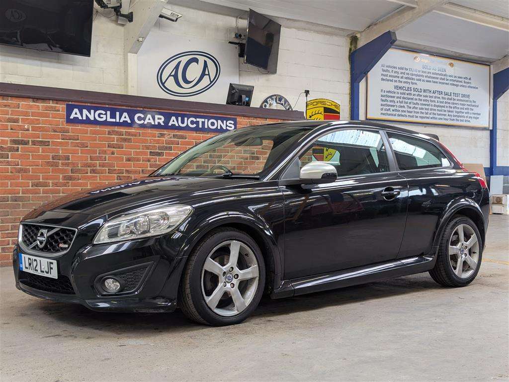 <p>2012 VOLVO C30 R-DESIGN D2</p>