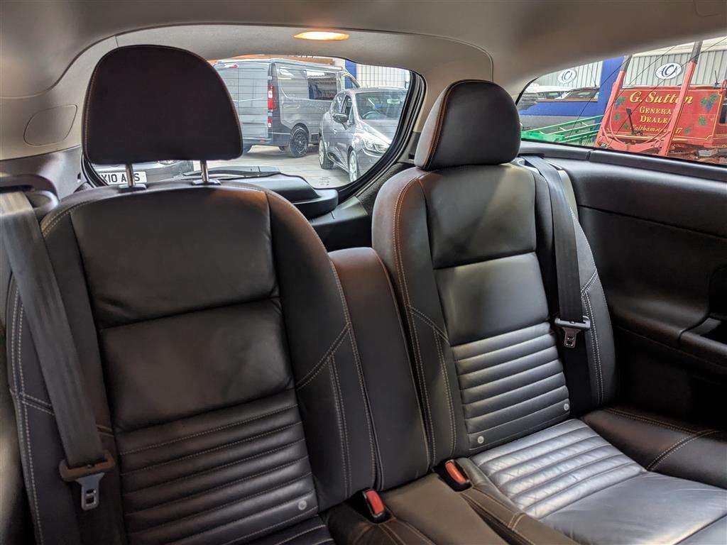 <p>2012 VOLVO C30 R-DESIGN D2</p>