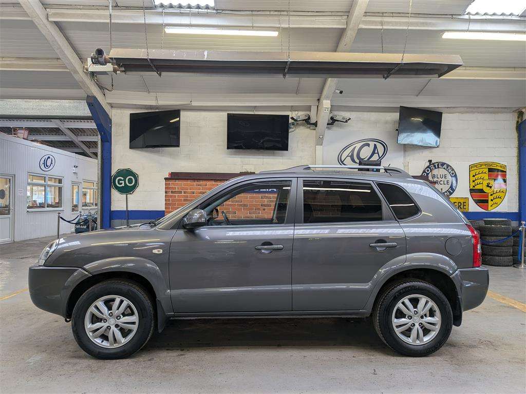 <p>2009 HYUNDAI TUCSON STYLE 2WD CRDI</p>