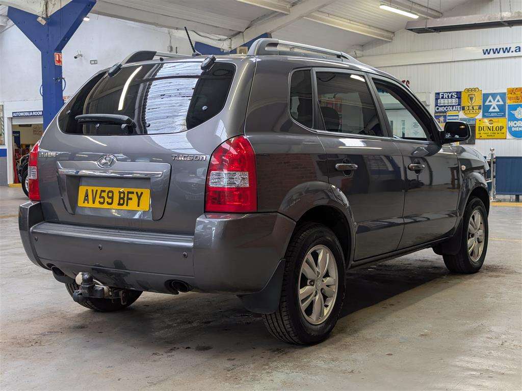<p>2009 HYUNDAI TUCSON STYLE 2WD CRDI</p>