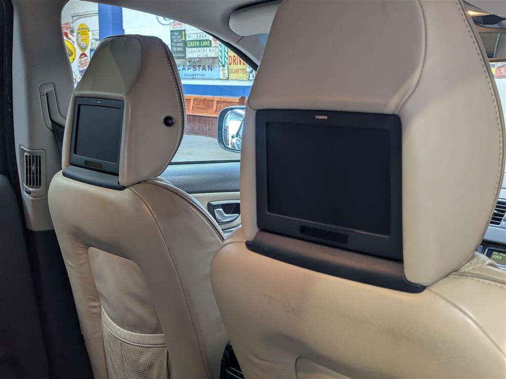 <p>2011 VOLVO XC90 EXECUTIVE AWD D5 AUT</p>