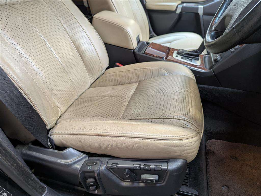 <p>2011 VOLVO XC90 EXECUTIVE AWD D5 AUT</p>