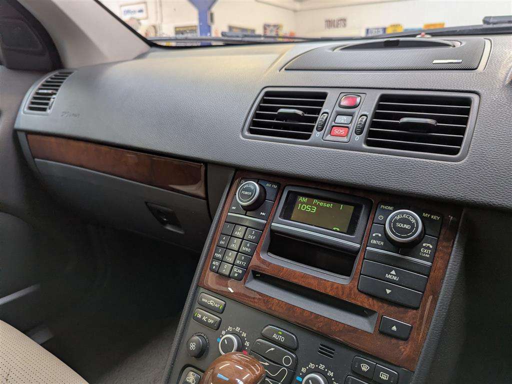 <p>2011 VOLVO XC90 EXECUTIVE AWD D5 AUT</p>