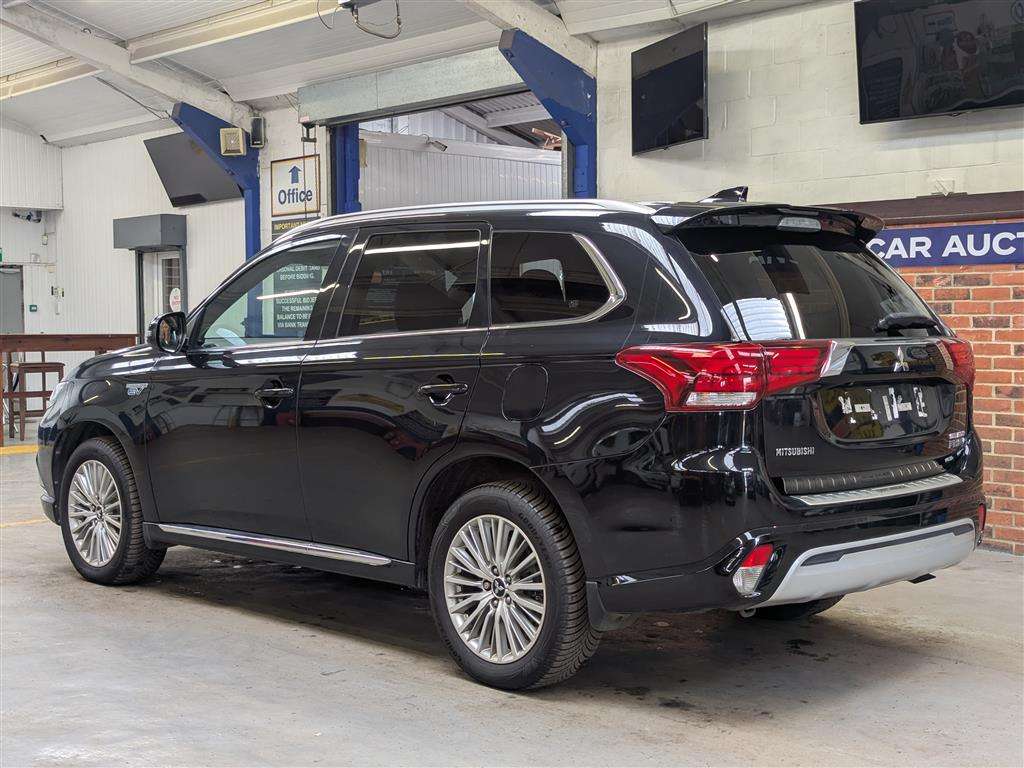 <p>2018 MITSUBISHI OUTLANDER 4H PHEV CVT</p>