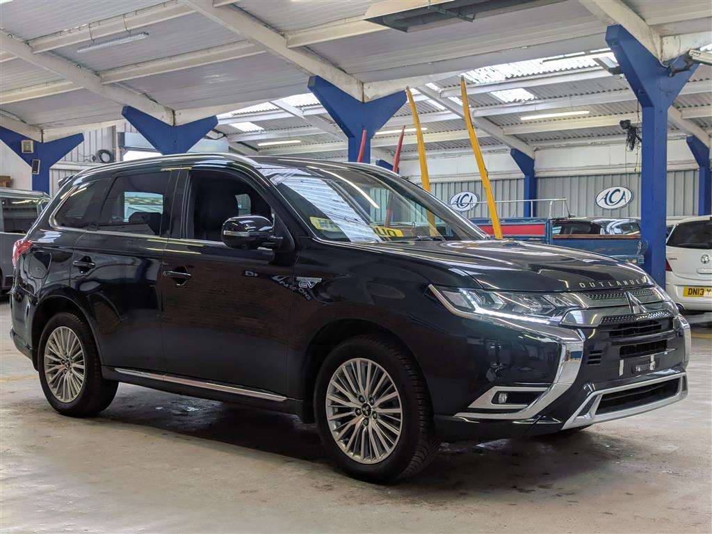 <p>2018 MITSUBISHI OUTLANDER 4H PHEV CVT</p>