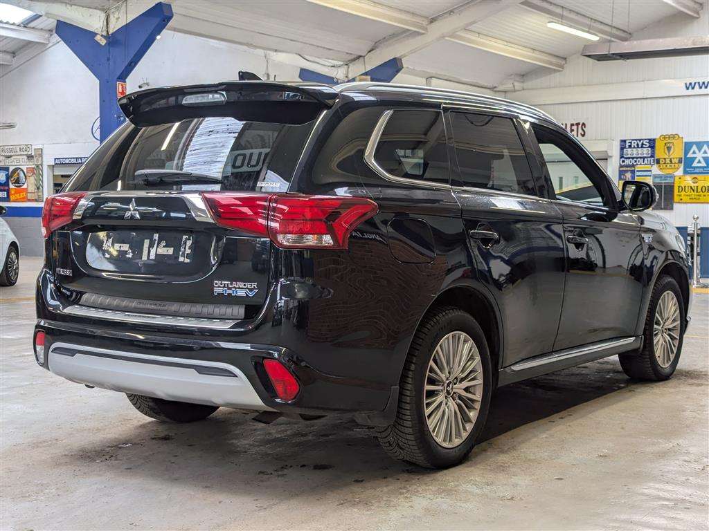 <p>2018 MITSUBISHI OUTLANDER 4H PHEV CVT</p>
