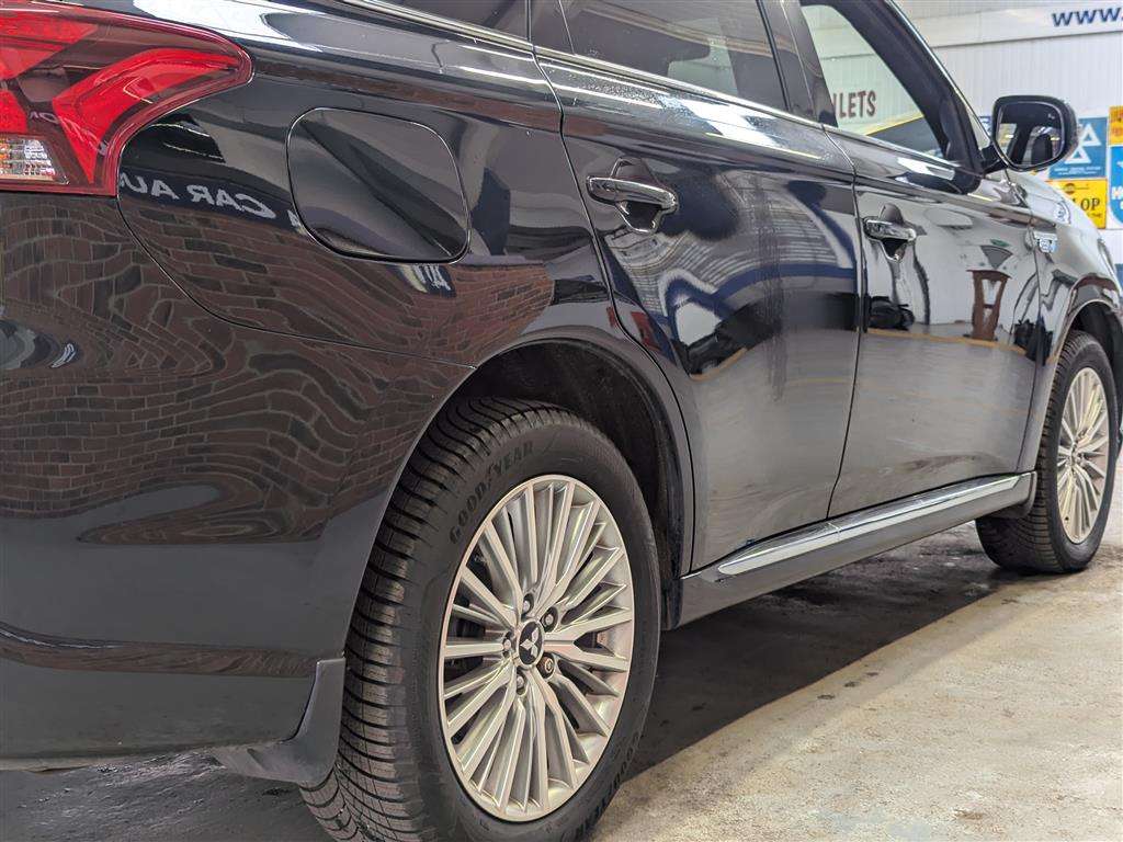 <p>2018 MITSUBISHI OUTLANDER 4H PHEV CVT</p>