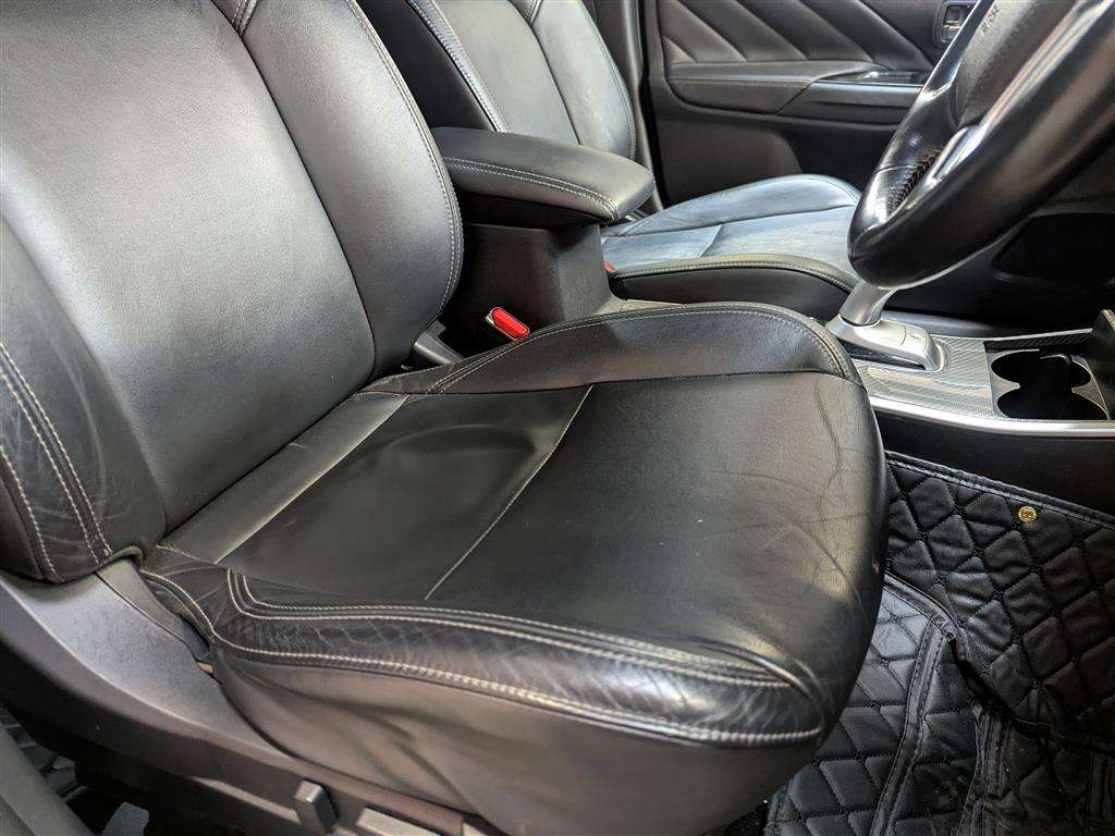 <p>2018 MITSUBISHI OUTLANDER 4H PHEV CVT</p>