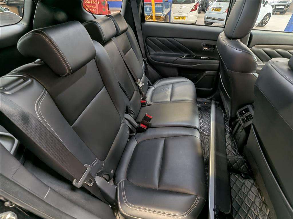 <p>2018 MITSUBISHI OUTLANDER 4H PHEV CVT</p>