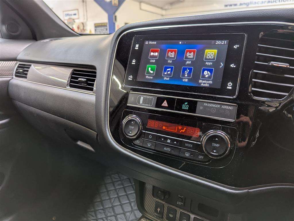 <p>2018 MITSUBISHI OUTLANDER 4H PHEV CVT</p>