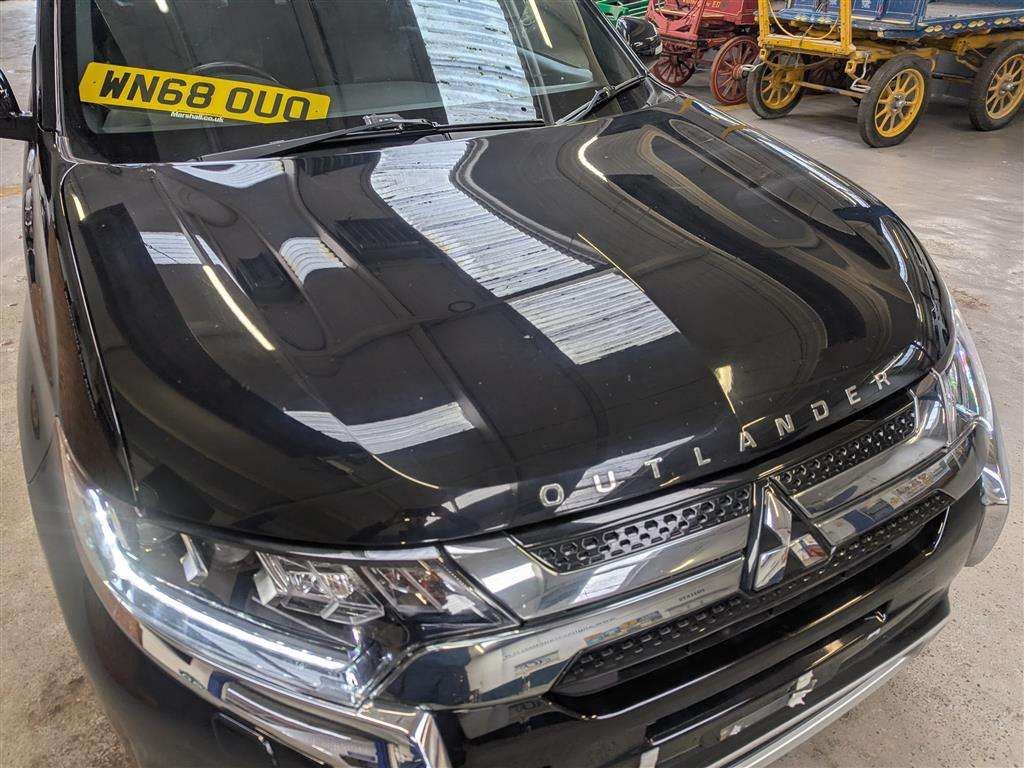 <p>2018 MITSUBISHI OUTLANDER 4H PHEV CVT</p>