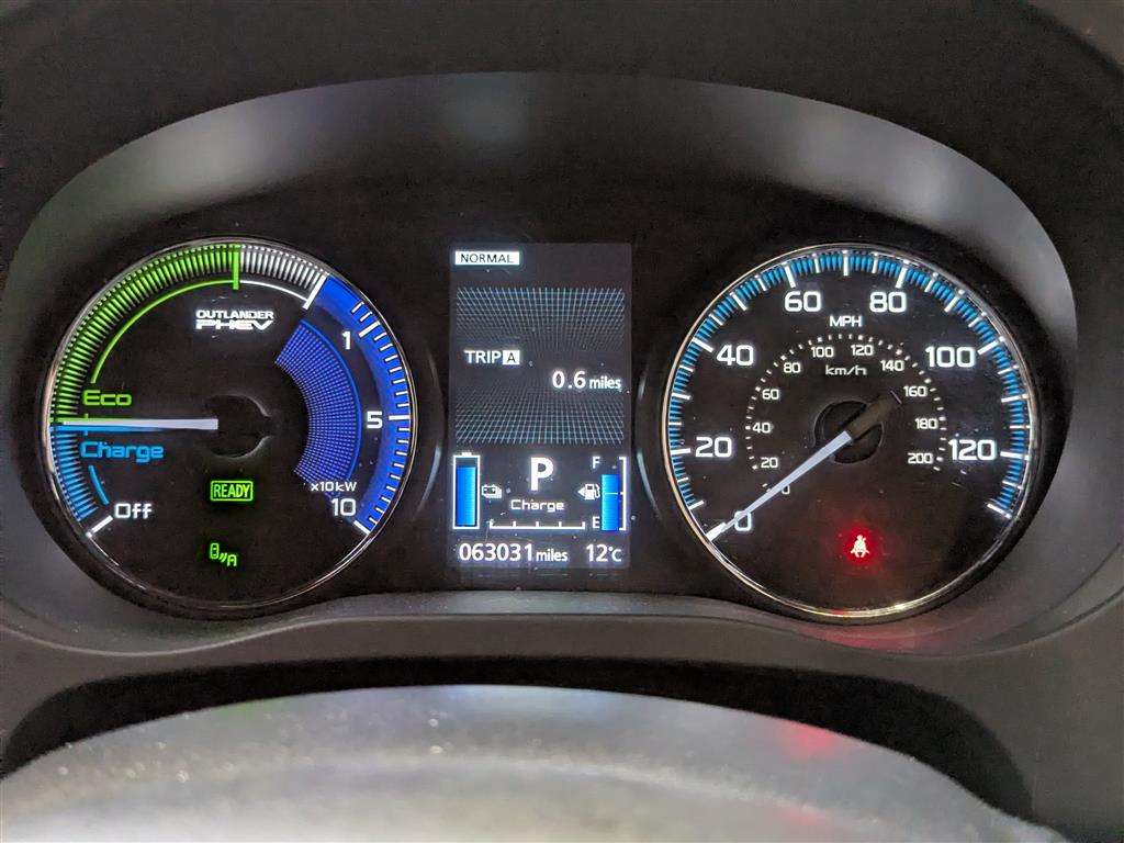 <p>2018 MITSUBISHI OUTLANDER 4H PHEV CVT</p>