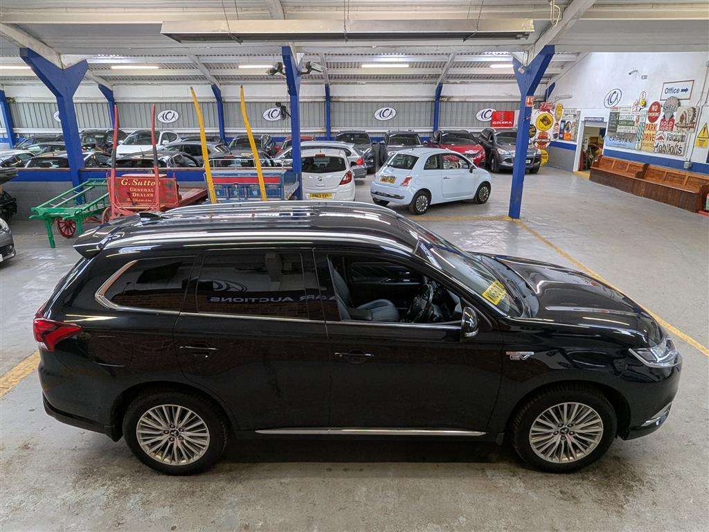 <p>2018 MITSUBISHI OUTLANDER 4H PHEV CVT</p>