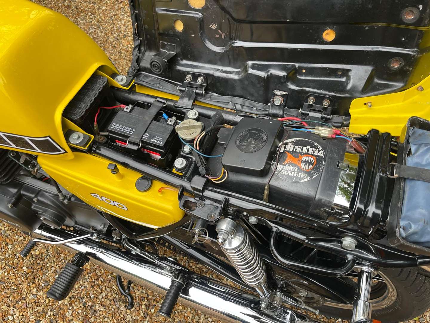 <p>1977 YAMAHA RD400</p>