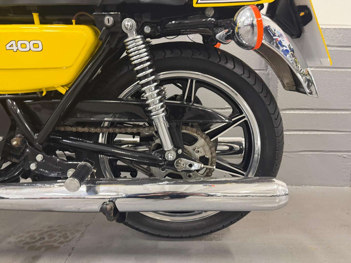 <p>1977 YAMAHA RD400</p>