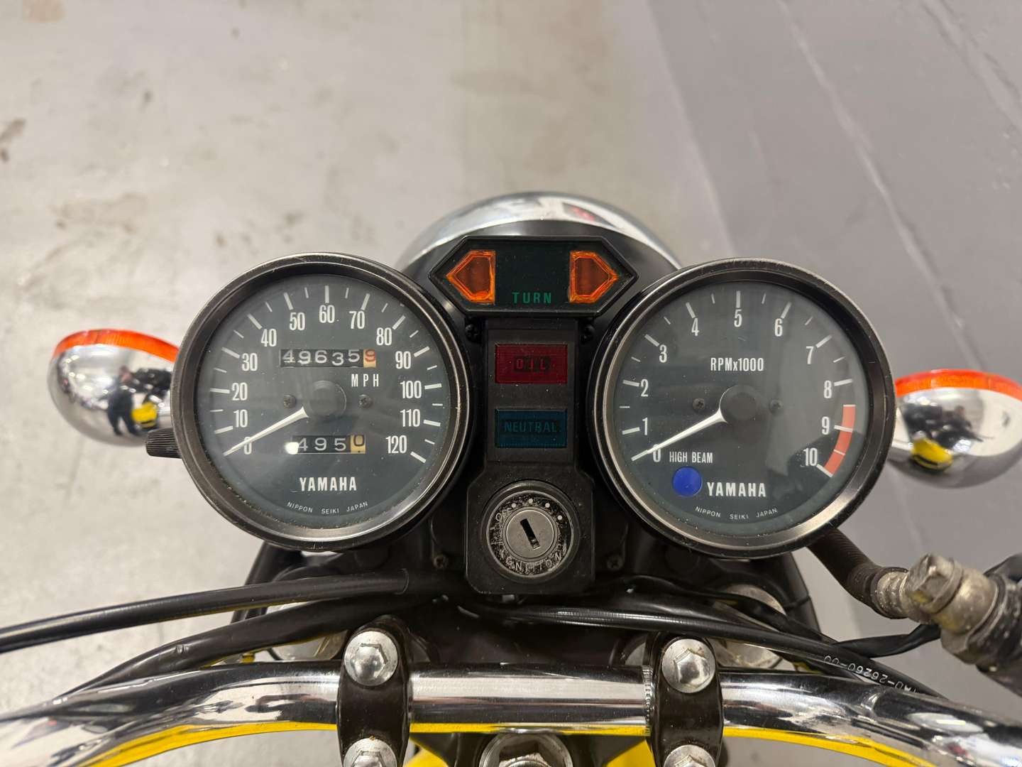 <p>1977 YAMAHA RD400</p>