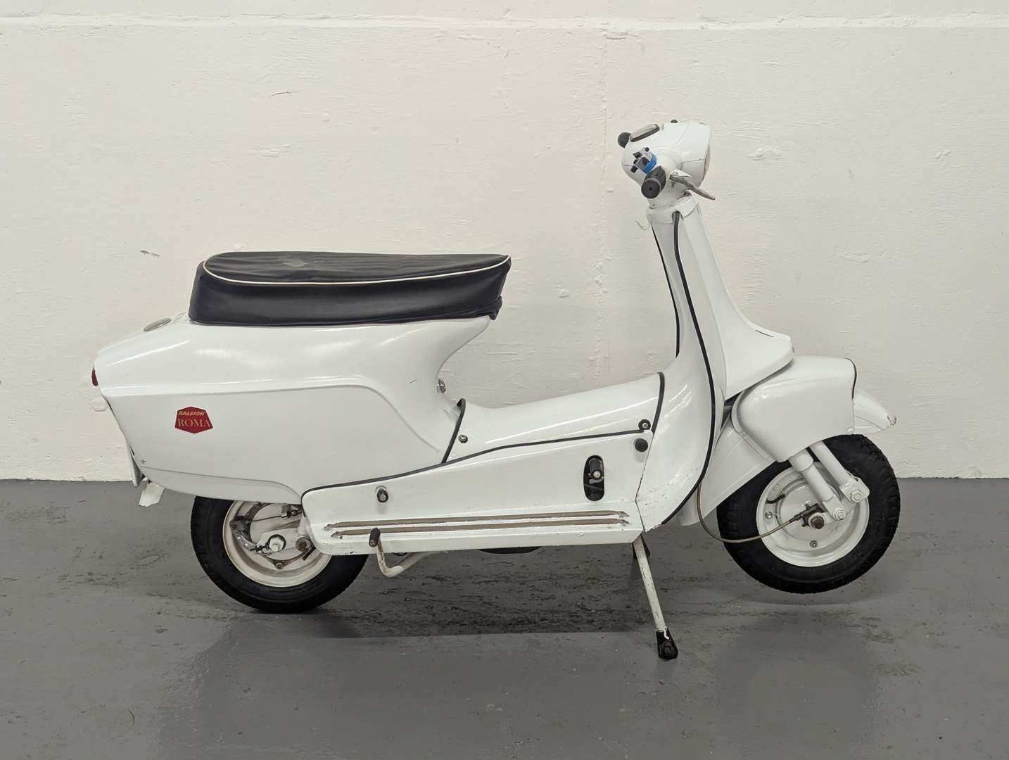 <p>1962 RALEIGH ROMA</p>