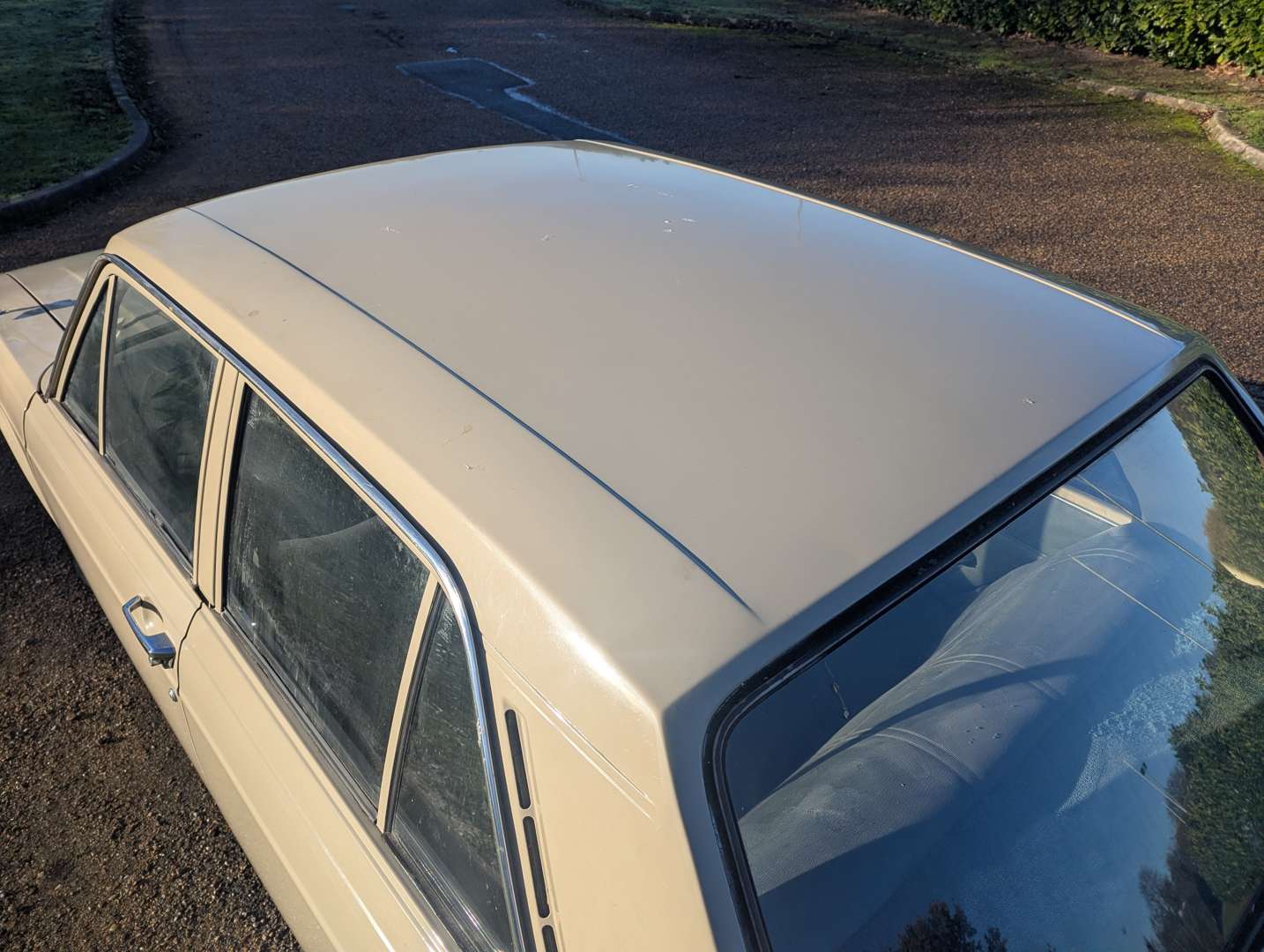 <p>1972 HILLMAN HUNTER SALOON</p>