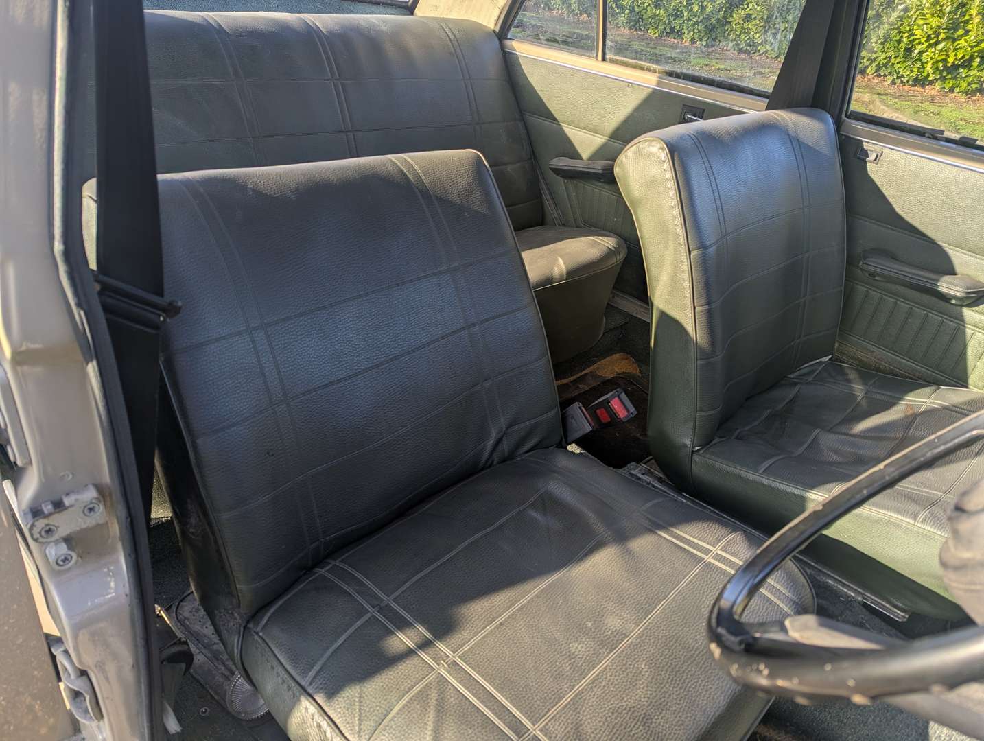 <p>1972 HILLMAN HUNTER SALOON</p>