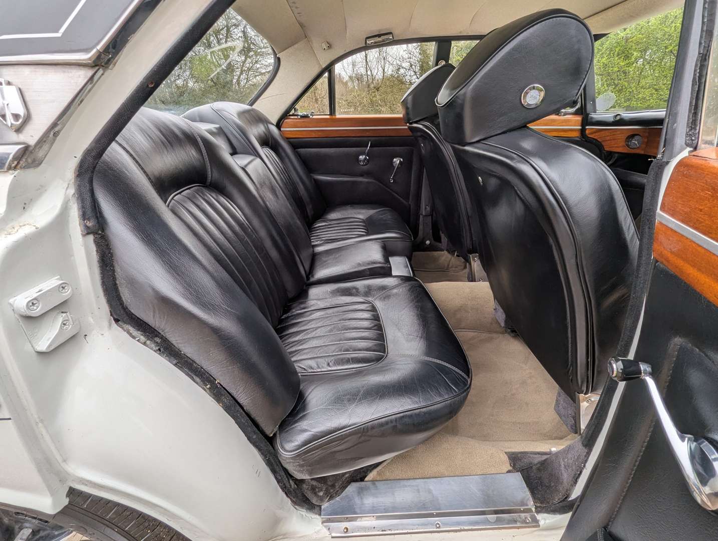 <p>1968 ROVER 3.5L COUPE</p>