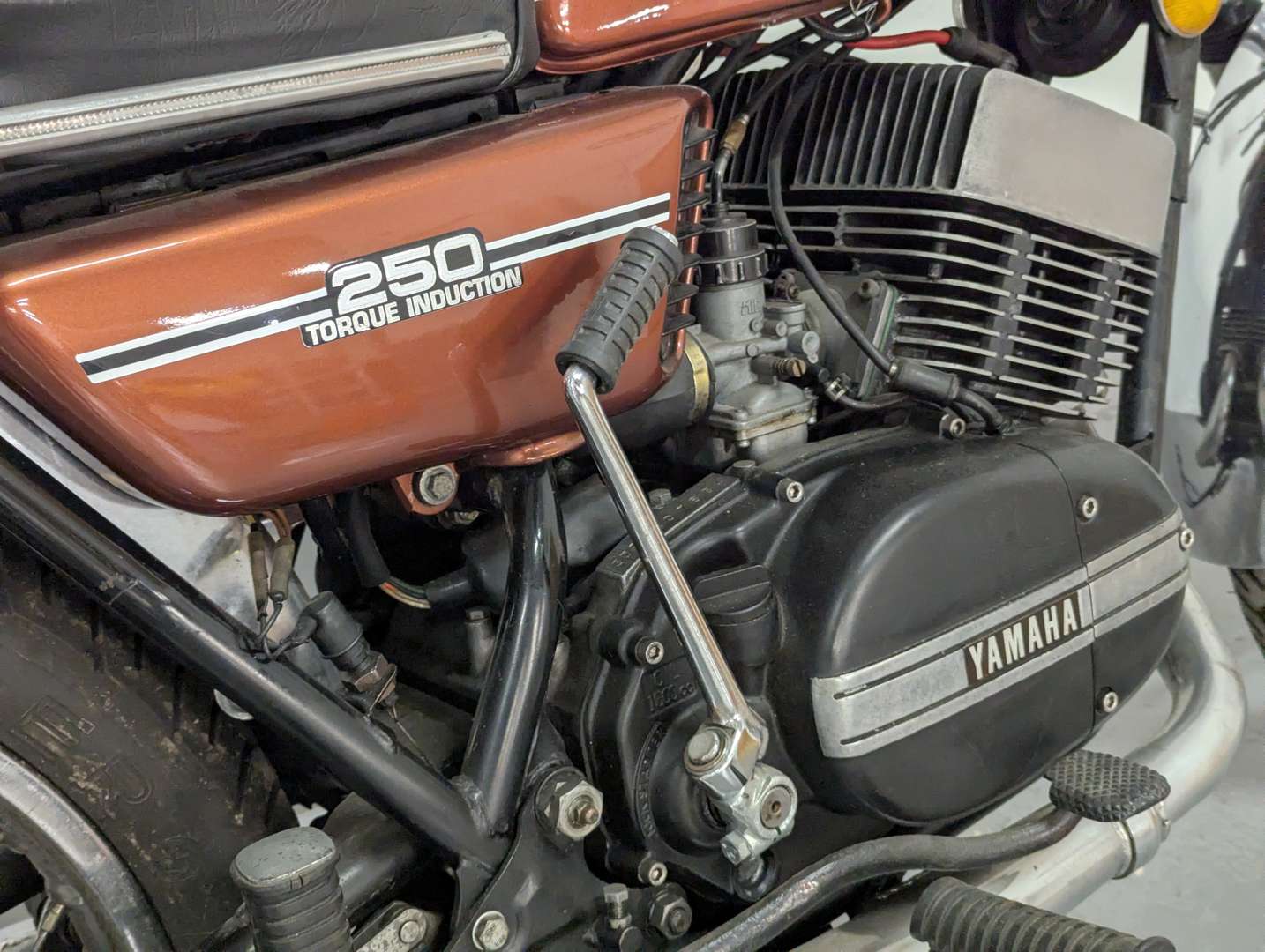 <p>1974 YAMAHA RD250</p>