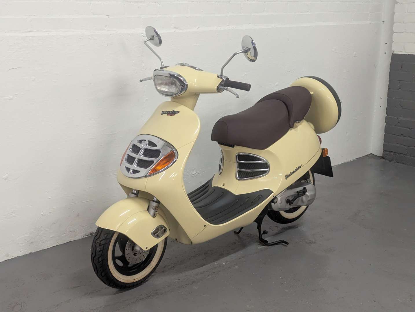 <p>2001 MALAGUTI YESTERDAY</p>