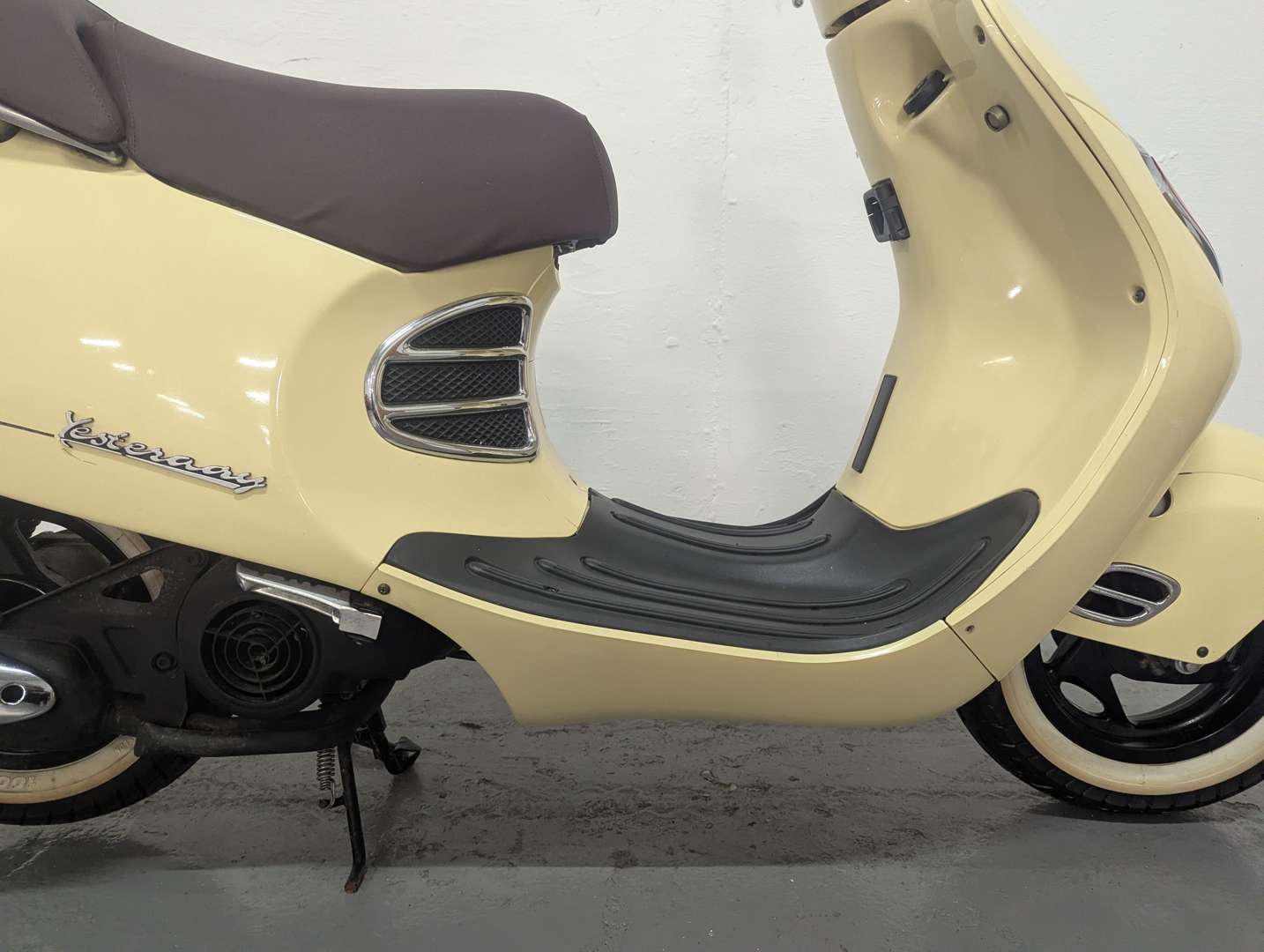 <p>2001 MALAGUTI YESTERDAY</p>